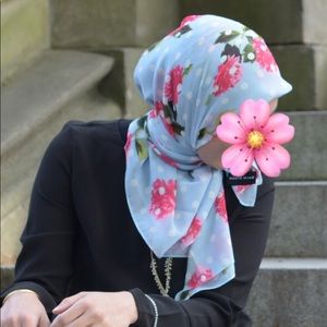 Haute Hijab square Scarf